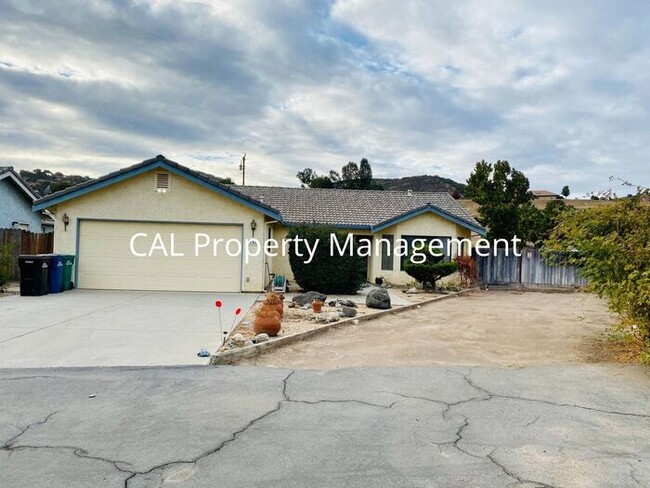 property at 51520 Pine Creek Pl