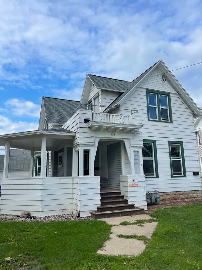 840 John Ave Rentals in Oshkosh, WI