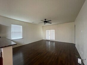 8739 Leclaire Meadow Dr in Humble, TX - Foto de edificio - Building Photo