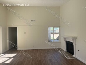 42957 Guyman Ave in Lancaster, CA - Building Photo - Building Photo