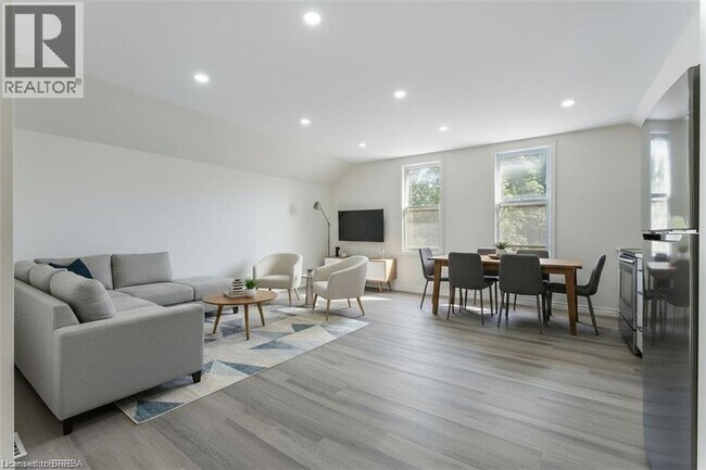 150 Elgin St in Brantford, ON - Building Photo - Building Photo