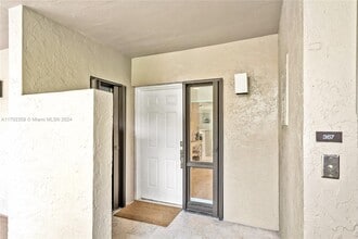 101 Crandon Blvd in Key Biscayne, FL - Building Photo - Building Photo