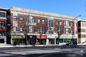 6759-6765 N Sheridan Rd in Chicago, IL - Foto de edificio - Building Photo