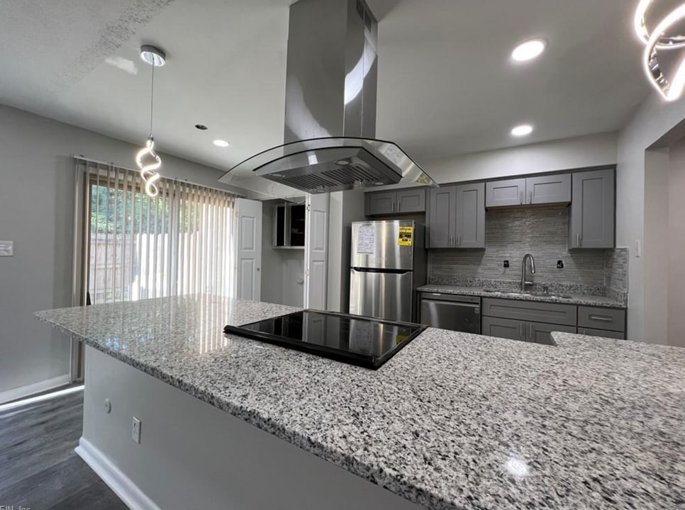 5025 Eaton Ct in Virginia Beach, VA - Building Photo
