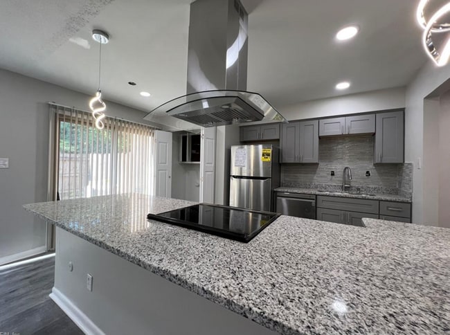 5025 Eaton Ct