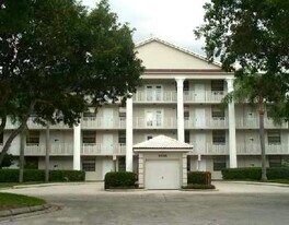 3635 Whitehall Dr in West Palm Beach, FL - Building Photo