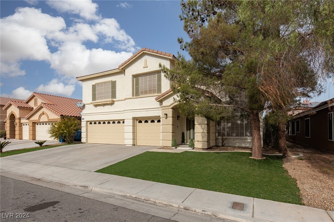 1932 Imola Ct in Las Vegas, NV - Building Photo