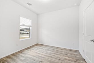 160 Olympic Pk Dr in Kyle, TX - Building Photo - Building Photo