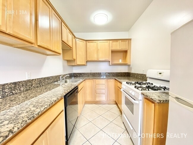 property at 800 N Las Palmas Ave