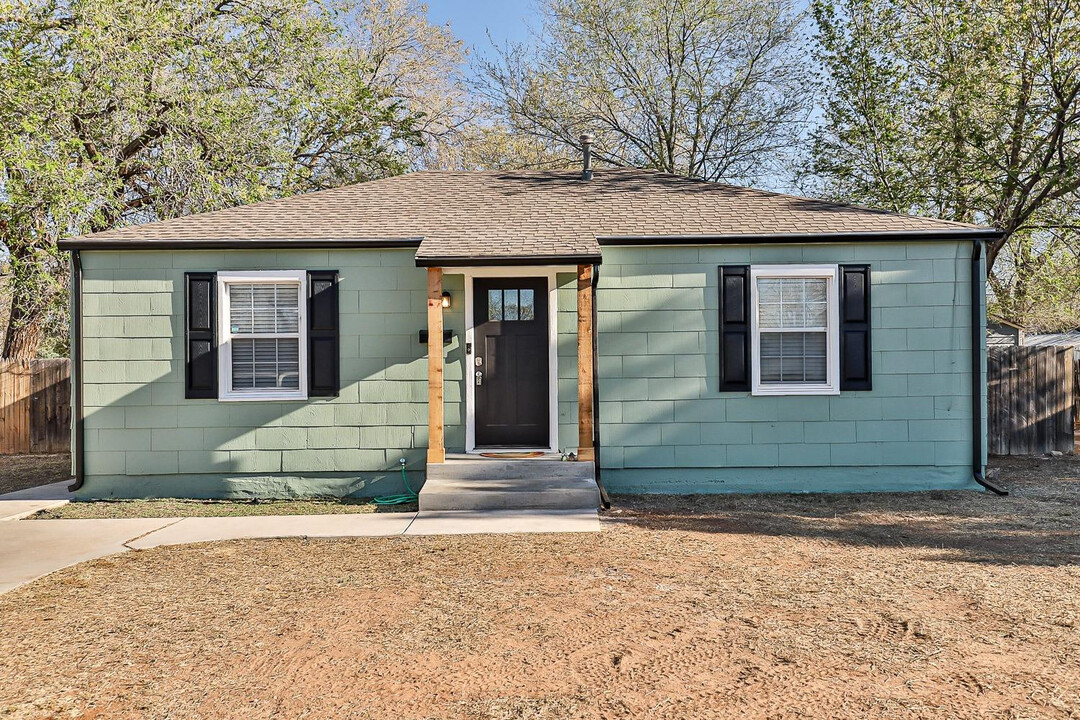 2514 29th St in Lubbock, TX - Foto de edificio