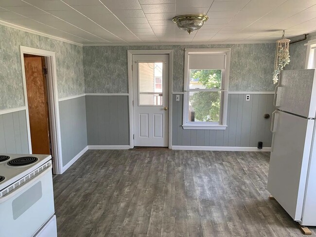 23 Gold St in Waterville, ME - Building Photo - Building Photo