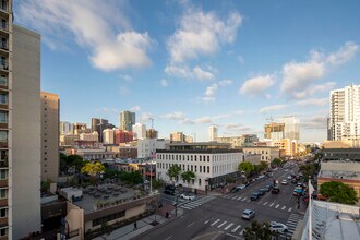 Cornerstone Lofts in San Diego, CA - Foto de edificio - Building Photo