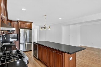 7036 Cermak Rd in Berwyn, IL - Building Photo - Building Photo