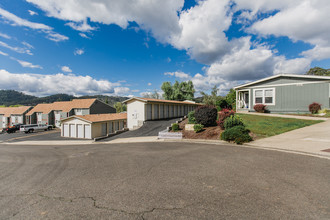 Atkinsonville Apartments in Roseburg, OR - Building Photo - Building Photo