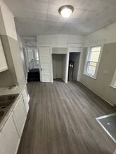 578 E 107th St in Cleveland, OH - Building Photo - Building Photo