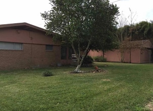 3490 Crestwood Dr in Beaumont, TX - Building Photo - Building Photo