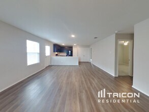 1617 Daunton Dr in Crandall, TX - Foto de edificio - Building Photo