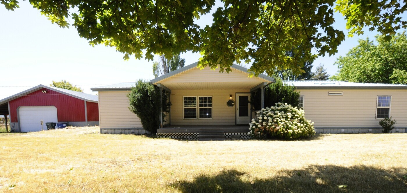 2468 W Poleline Ave in Post Falls, ID - Building Photo