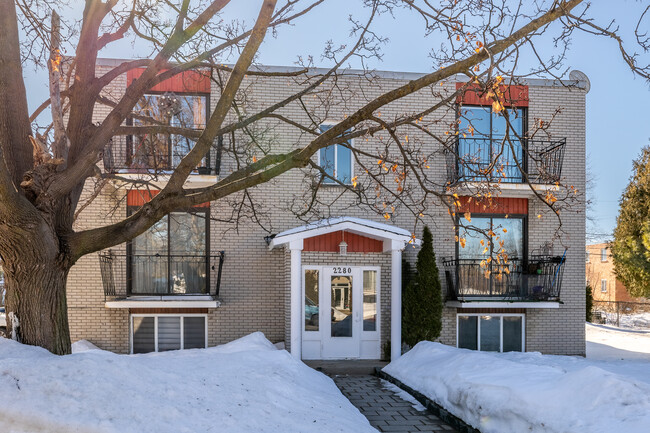 2280 Vallières Rue in Laval, QC - Building Photo - Building Photo