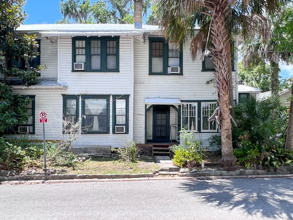 208 NE 4 St in Gainesville, FL - Building Photo