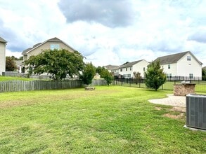 8019 Kelburn Ln in Charlotte, NC - Building Photo - Building Photo