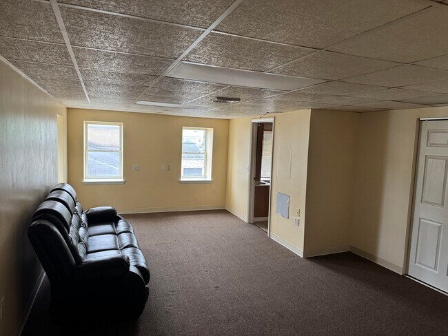 207 N 1st St, Unit C in Lehighton, PA - Building Photo - Building Photo