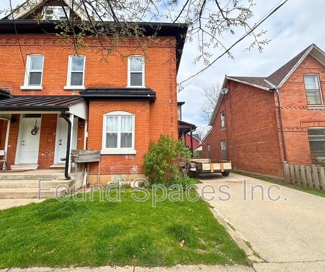 24 Cayuga St in Brantford, ON - Building Photo - Building Photo