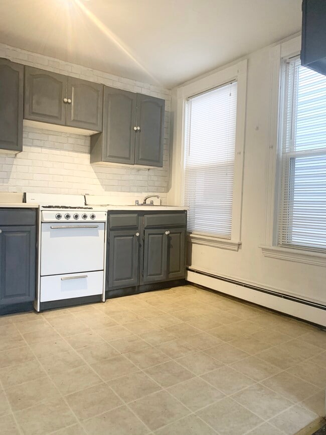 8 Parker Hill Ave, Unit #3
