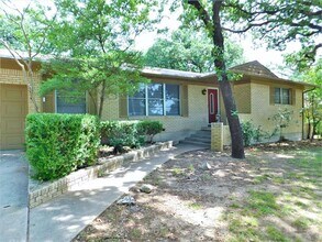 1217 Clover Ln in Denton, TX - Building Photo - Building Photo