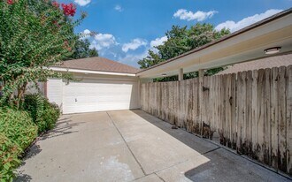 1711 Stone Meadows Ln in Houston, TX - Building Photo