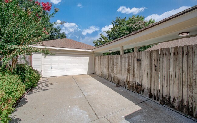 1711 Stone Meadows Ln