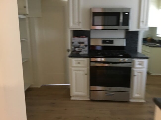 665 Loma Ave in Long Beach, CA - Foto de edificio - Building Photo