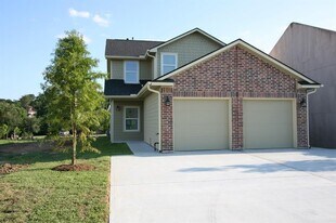 298 Capetown Way in Montgomery, TX - Building Photo