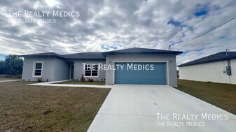 3298 Halden Ave SE in Palm Bay, FL - Building Photo