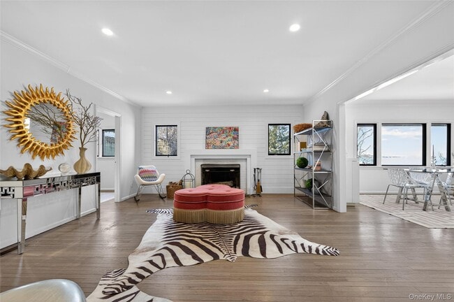 2 Prospect Ave in Sea Cliff, NY - Building Photo - Building Photo