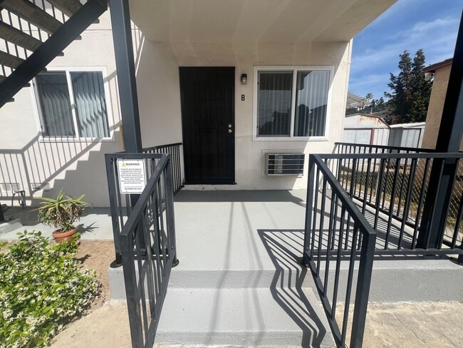 4869-71 Pine St in La Mesa, CA - Building Photo - Building Photo