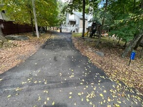368 Upper Wild Acrs Dr in Dingmans Ferry, PA - Building Photo - Building Photo