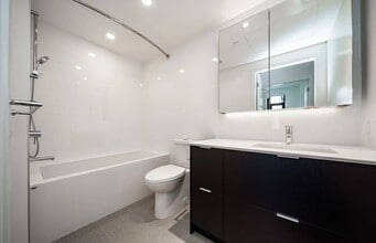 210 E 5th Ave in Vancouver, BC - Building Photo - Building Photo