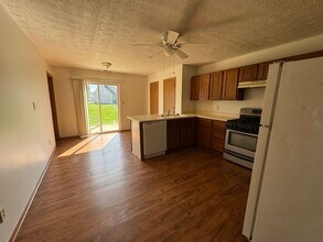 1073 Fairlane Ct in Franklin, IN - Building Photo - Building Photo