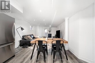 9 Caramel Crescent in Richmond Hill, ON - Building Photo - Building Photo