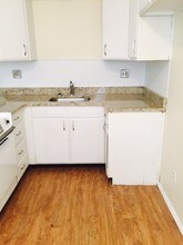 280 N Rose St in Mount Clemens, MI - Building Photo - Interior Photo