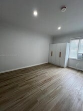 811 NW 21st Ct in Miami, FL - Building Photo - Building Photo