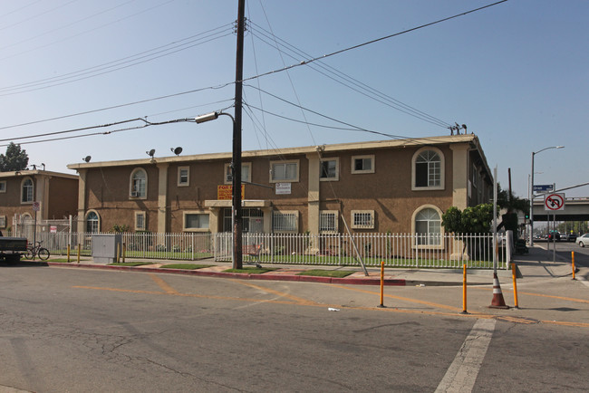 Villa Capri in Sepulveda, CA - Foto de edificio - Building Photo