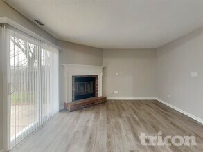 25 Suncrest Dr in Greenwood, IN - Building Photo - Building Photo