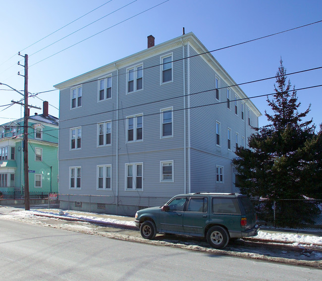 83 Quarry St in Fall River, MA - Foto de edificio - Building Photo