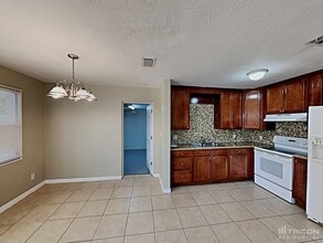 5551 82nd Ave N in Pinellas Park, FL - Building Photo - Building Photo