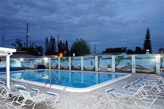 4337 Tahitian Gardens Cir in Holiday, FL - Building Photo - Building Photo