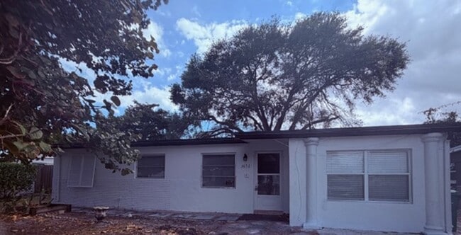 property at 3652 Gull Rd