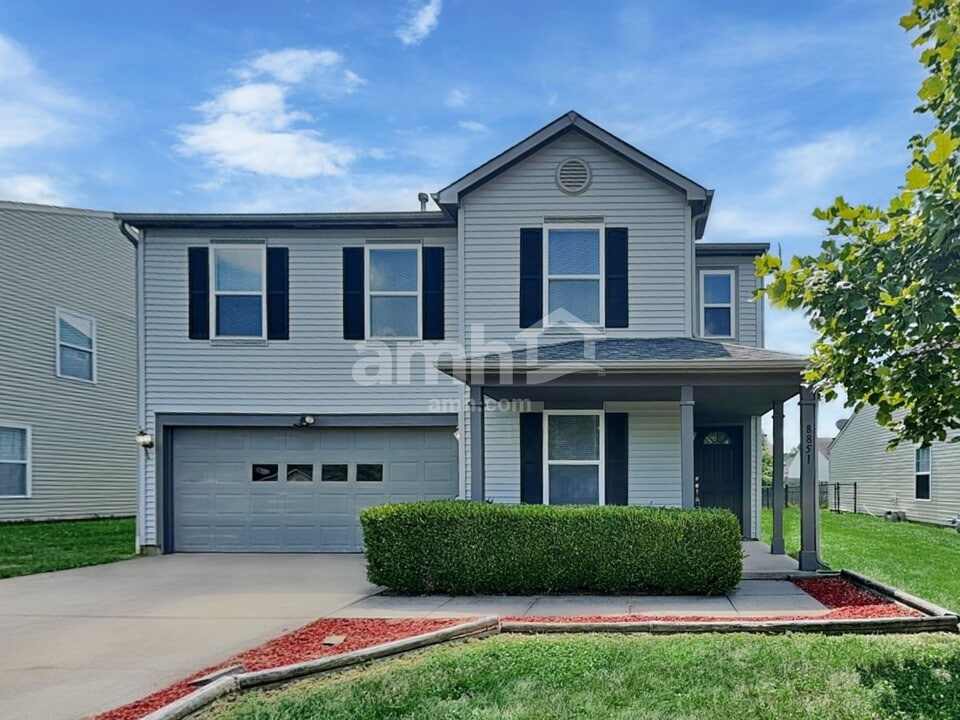 8851 Squire Boone Ct in Camby, IN - Building Photo