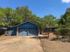 5112 Meadow Creek Dr in Austin, TX - Building Photo